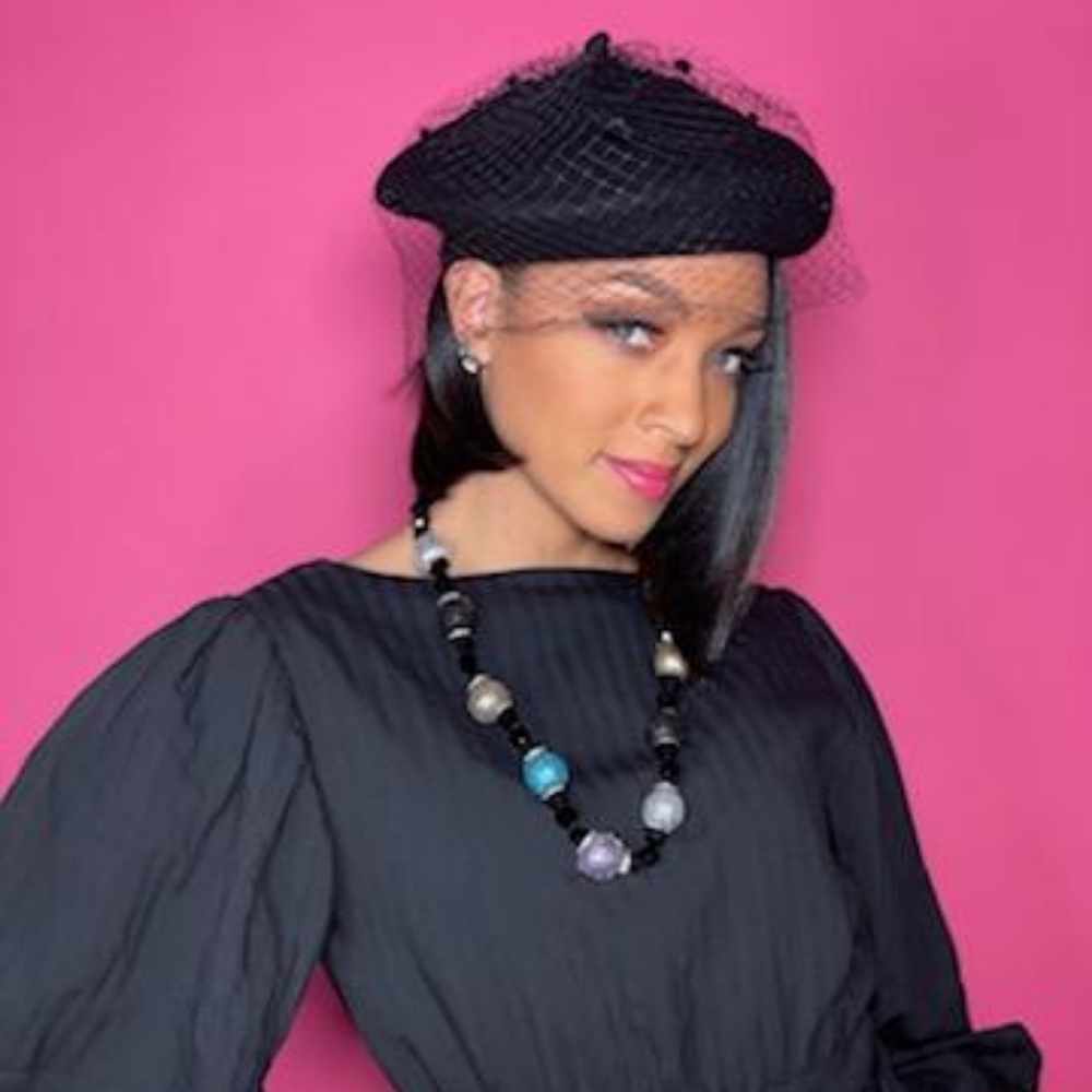 Wool beret with veil